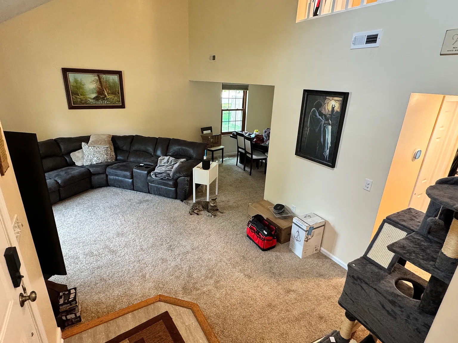 3 bed, 2.5 bath, 1726 sqft, $2,400 — Photo 2