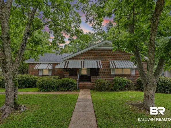 312 Sutherland Dr, Chickasaw, AL 36611