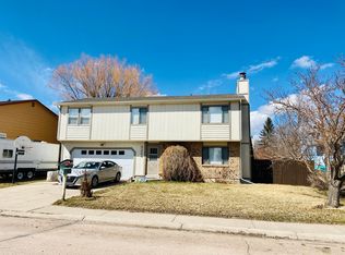 3224 Watsabaugh Dr, Gillette, WY 82718