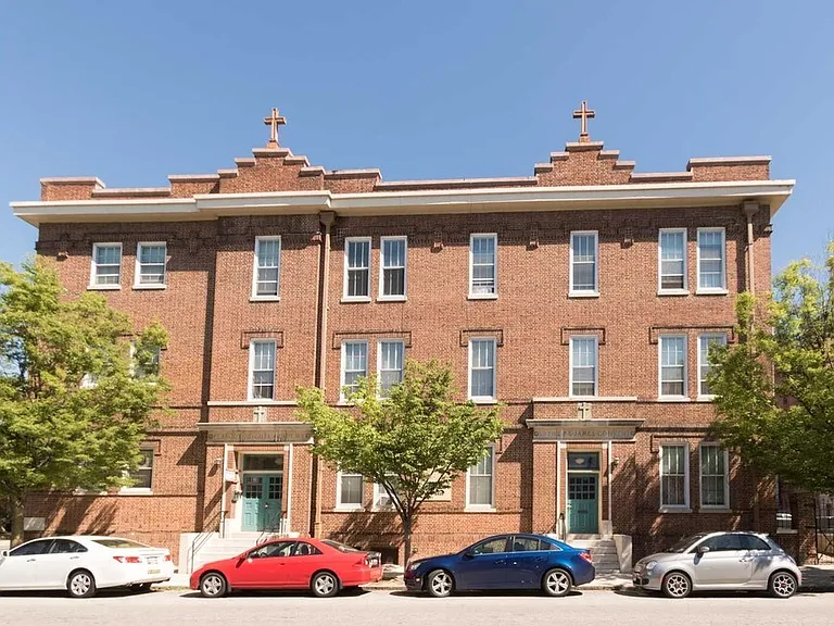 Peabody Apartments — Photo 1