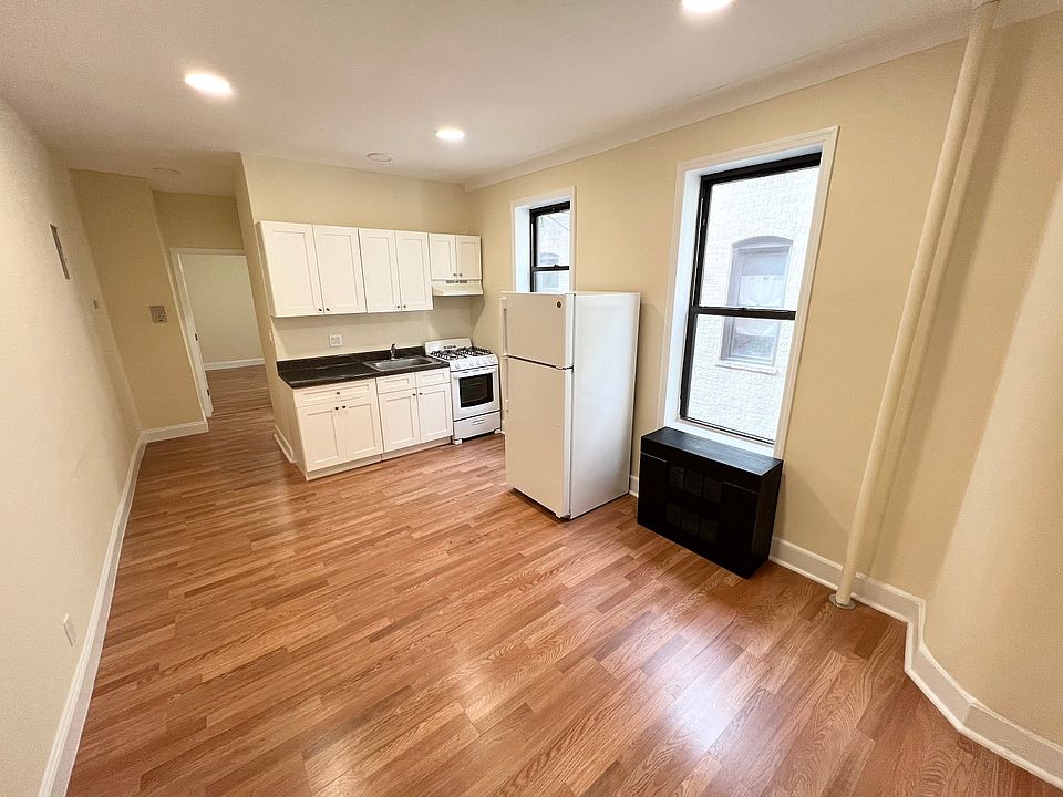 1st image of 2328 31st Ave APT 8