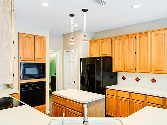 5th image of 2120 Kings Forest Ln