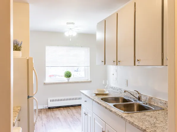 Hillcrest Apartments - Choose your rent level - Call for Details - All utilities, 602 Macdonald Ave #1226770, Sault Ste Marie, ON P6B 1J5