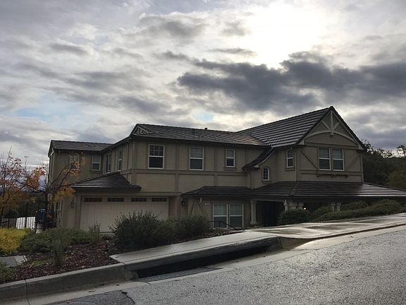 3rd image of 1940 Saffron Ct