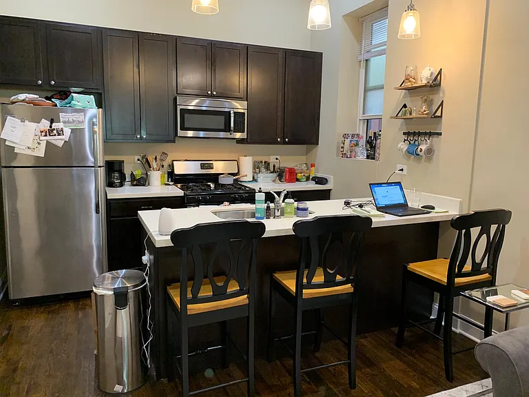 441 W Surf St #1W — Photo 2