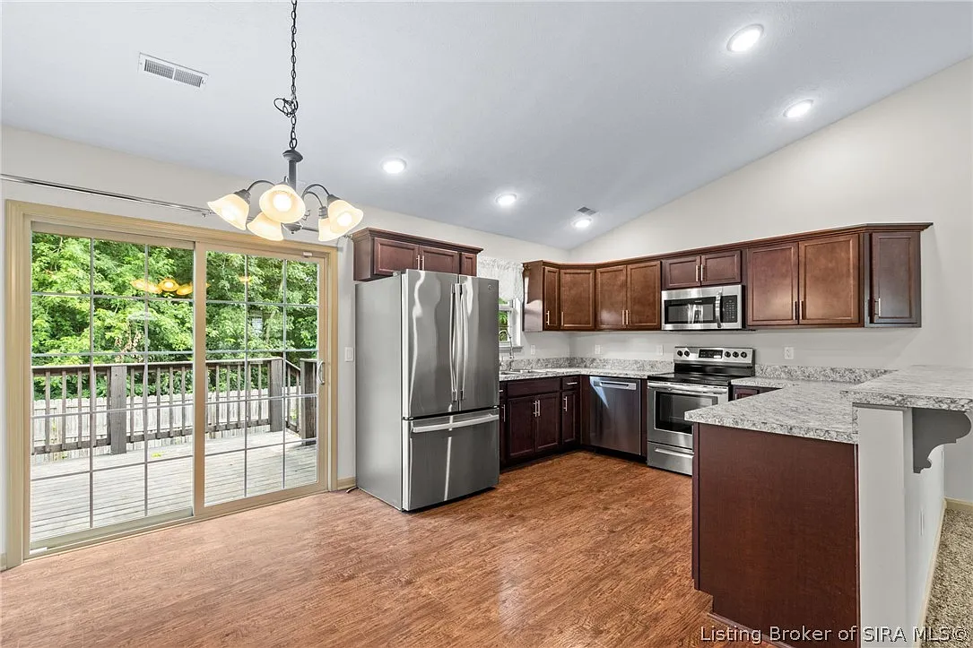 3 bed, 2.0 bath, 1339 sqft, $1,975 — Photo 3