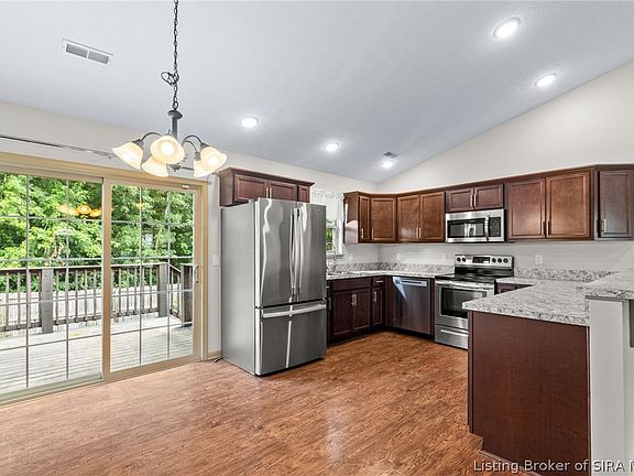 3rd image of 8840 Saddle Ridge Trl