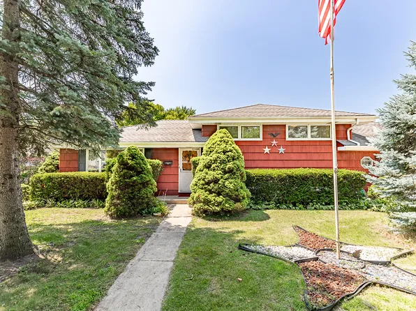 9042 Pettit Dr, Highland, IN 46322