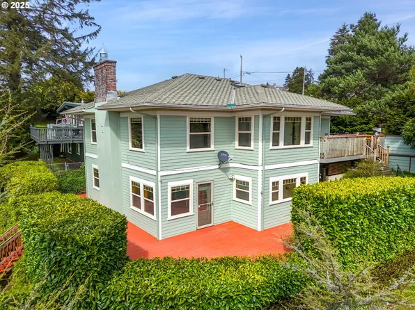 412 Chinook Ave, Astoria, OR 97103