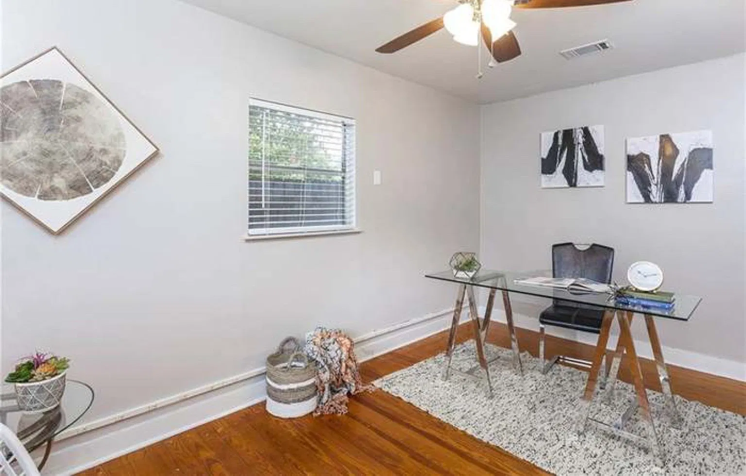 2 bed, 1100 sqft, $2,100 — Photo 4