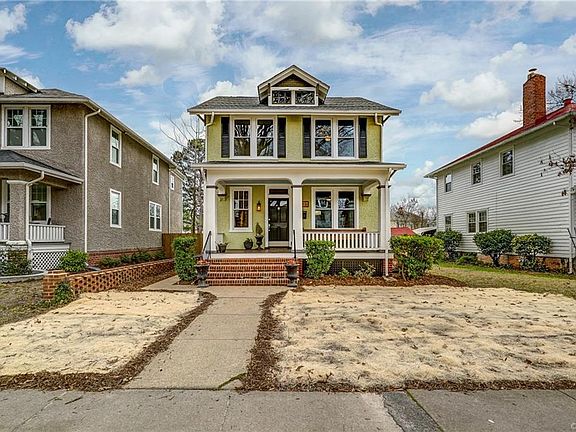 3rd image of 3013 Montrose Ave
