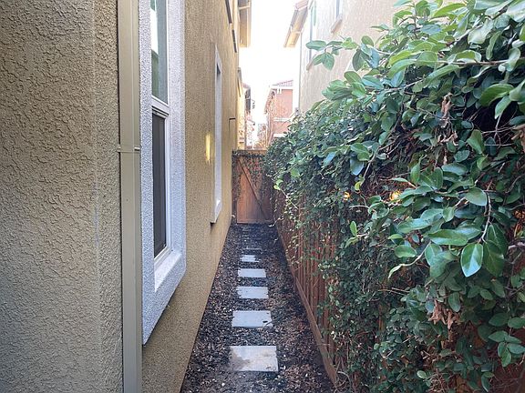 4th image of 1828 Camino Real Way