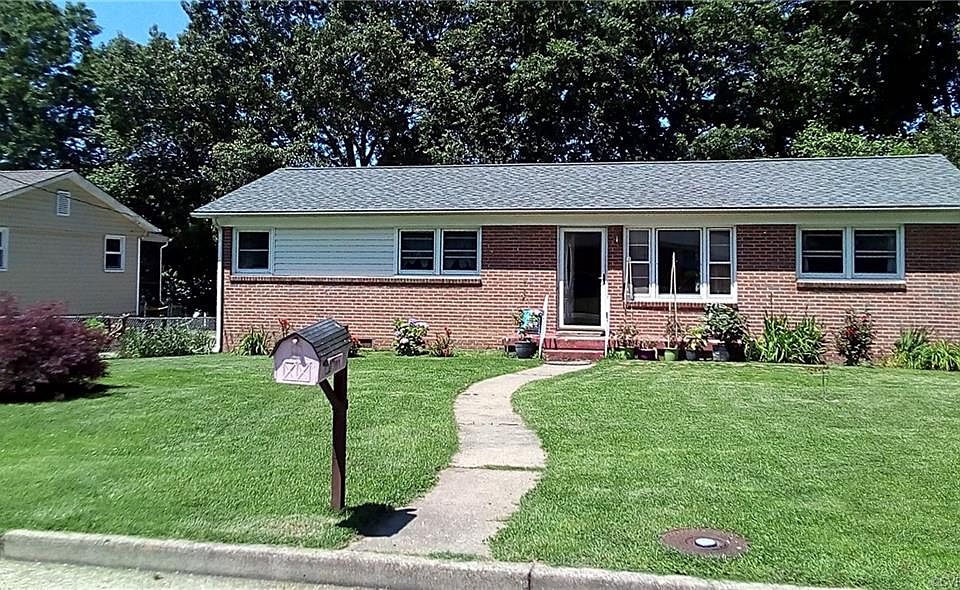 1st image of 528 Smithfield Ave