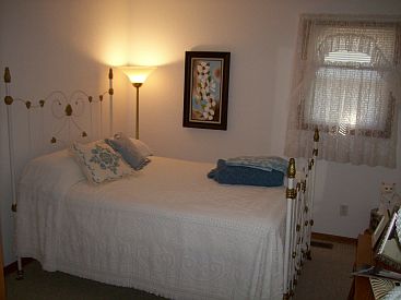 4th image of 906 S Herbert St
