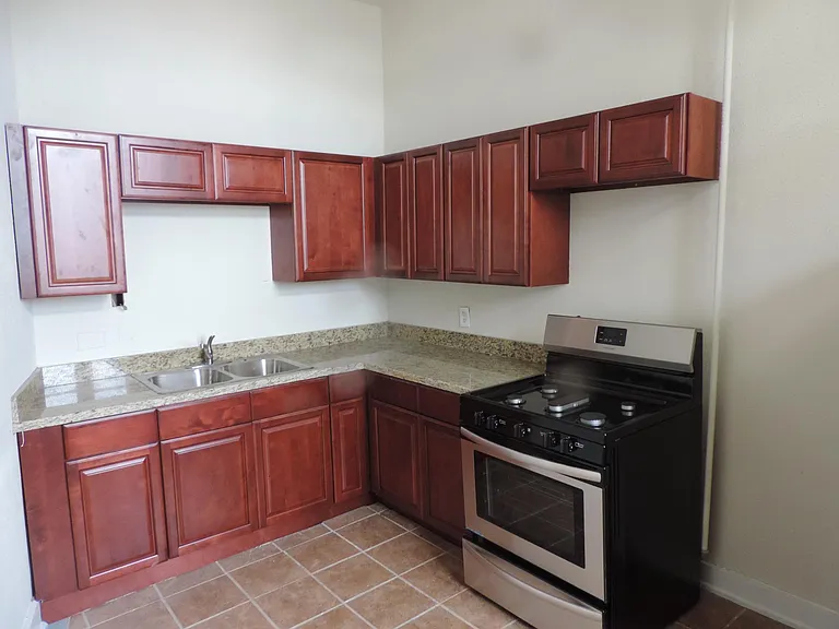 Granite countertops, Stainless Appliances