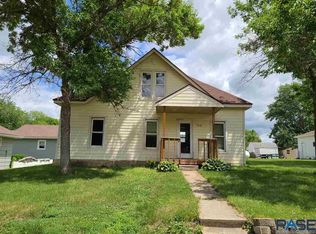 160 S Elm Ave, Parker, SD 57053