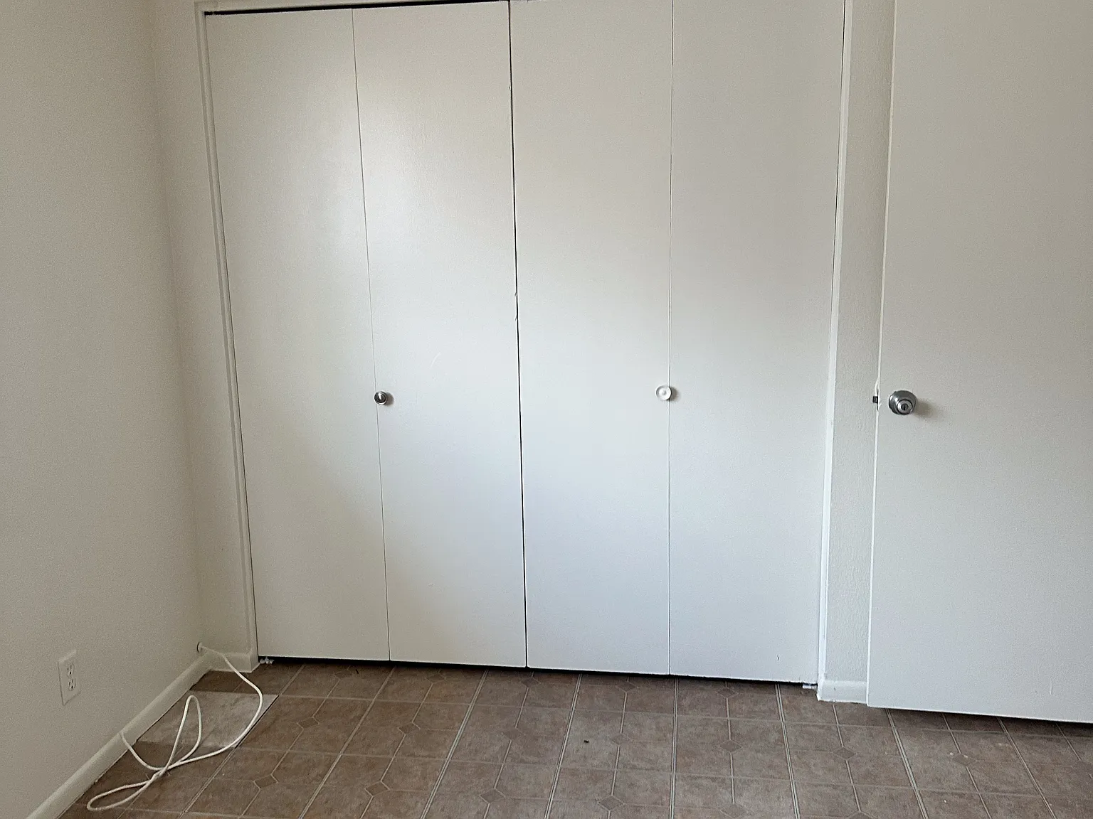 2 bed, 1023 sqft, $1,700 — Photo 4