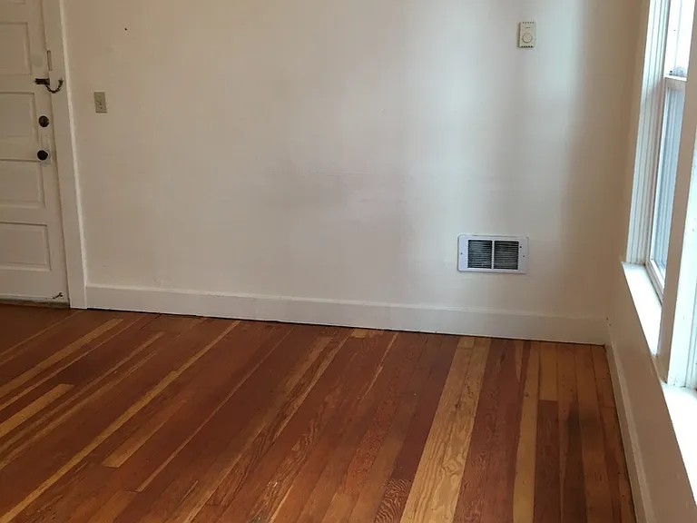 1916 NE Everett St — Photo 12