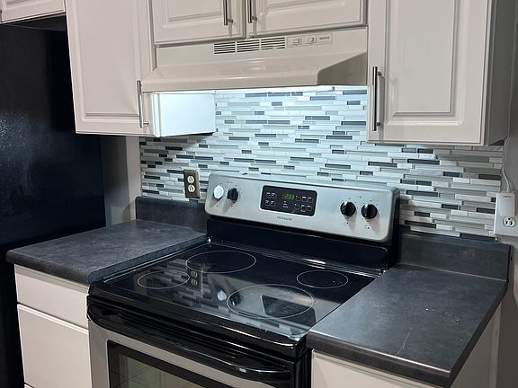 3rd image of 601 Crows Nest Ct