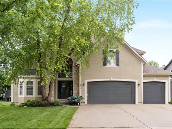 11412 S Lakecrest Dr, Olathe, KS 66061