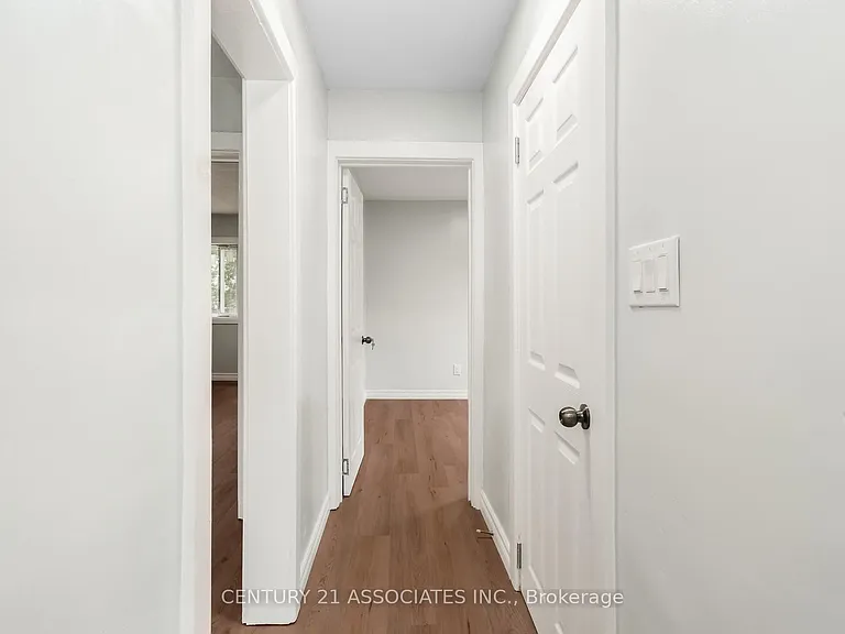 48 King St — Photo 21