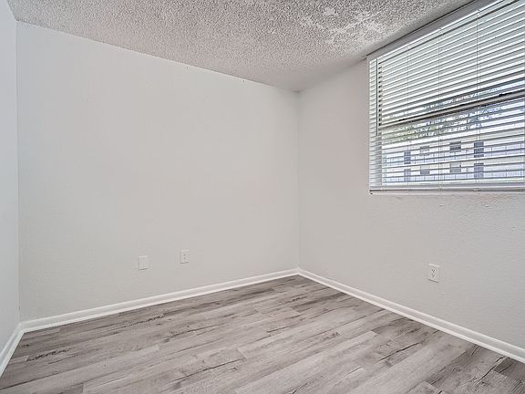5th image of 1215 NW 103rd Ln #1225-207