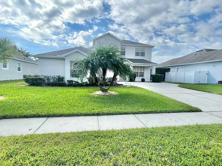 2370 Hinsdale Dr — Photo 3