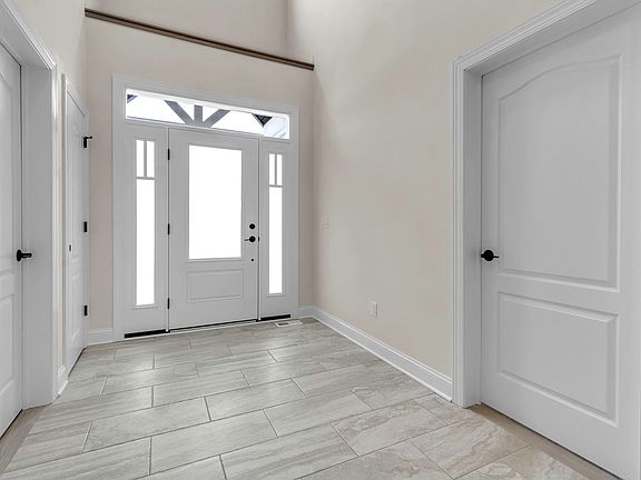 Monterey - Entry Way