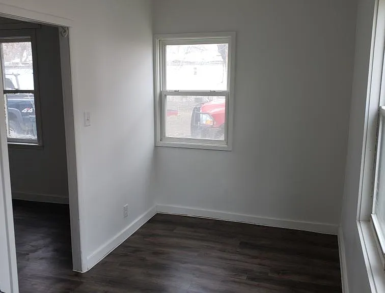 715 11th Ave — Photo 1