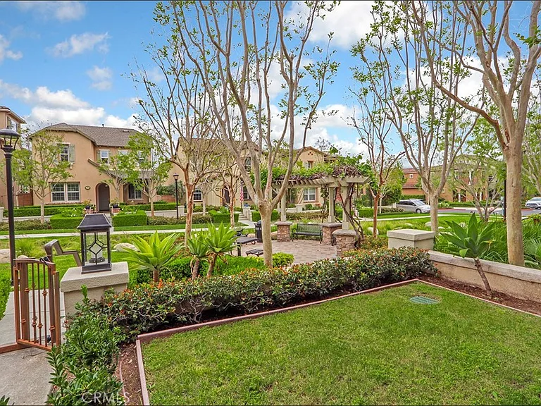 21 Rincon Way — Photo 35