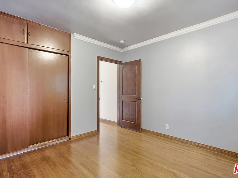 13800 Erwin St — Photo 18