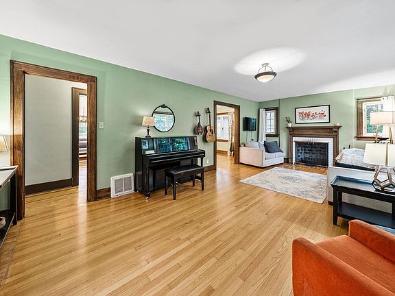 3rd image of 1218 Woodward Ave