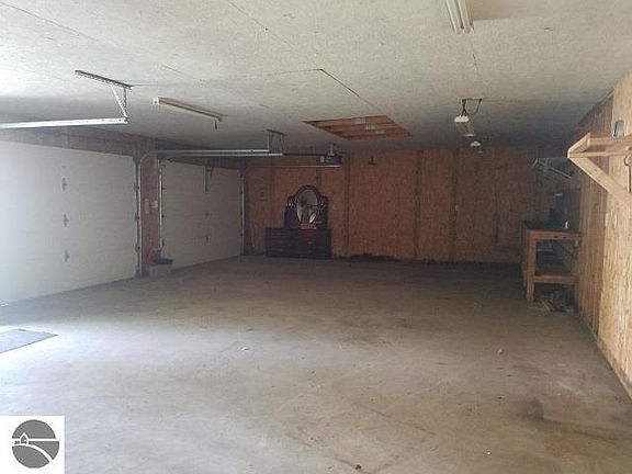 4th image of 4013 Brookview Dr W