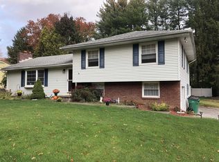 31 Monroe Dr, Poughkeepsie, NY 12601