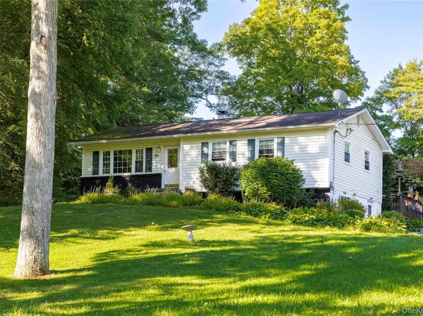 36 Julie Drive, Hopewell Junction, NY 12533
