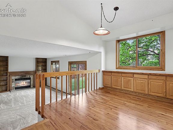 5th image of 3920 Glenhurst St