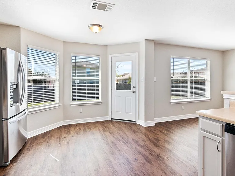 219 Almquist St — Photo 15
