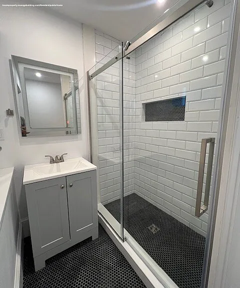 51 Custer St #1 — Photo 3