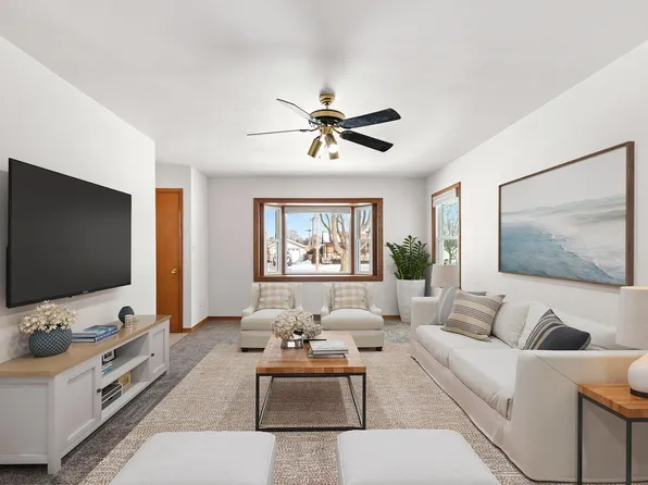 1619 Orchard Dr, Manitowoc, WI 54220