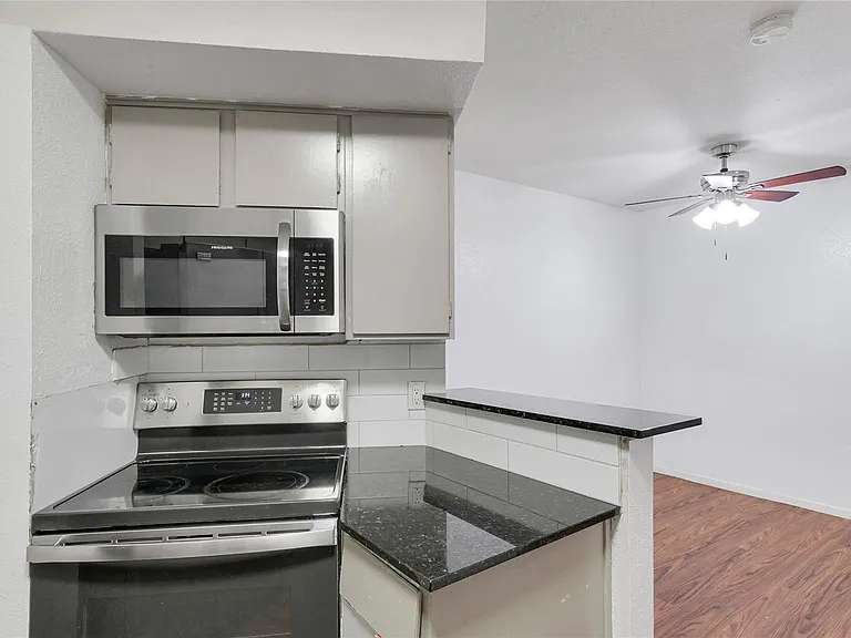 10811 Richmond Ave #101 — Photo 6