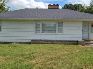 407 Wollard Blvd, Richmond, MO 64085