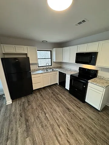 Sunrise Valley Apartments — Photo 43