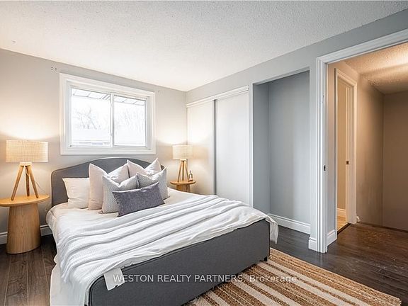 4th image of 125 Limeridge Rd W #8
