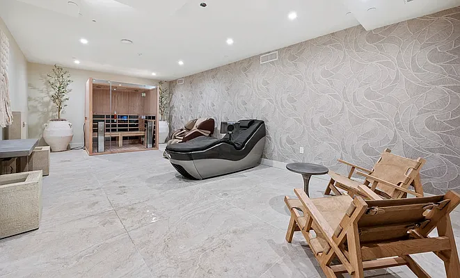 Rented by REAL New York | media 35