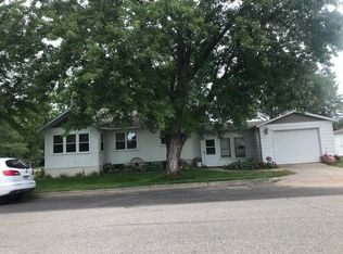 418 3rd St SW, Wadena, MN 56482