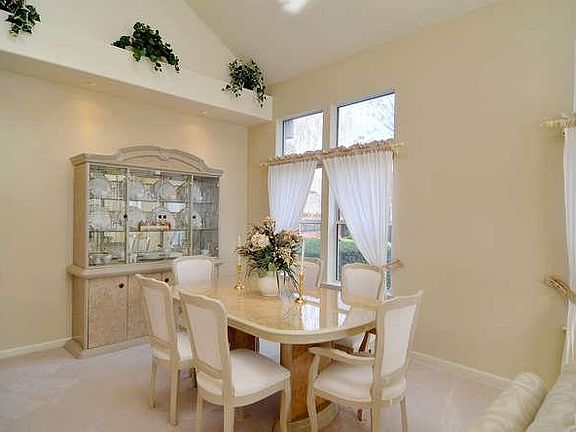 5th image of 512 De Carli Ct