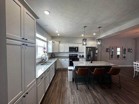 4th image of 2024 Mountain Ash Ln