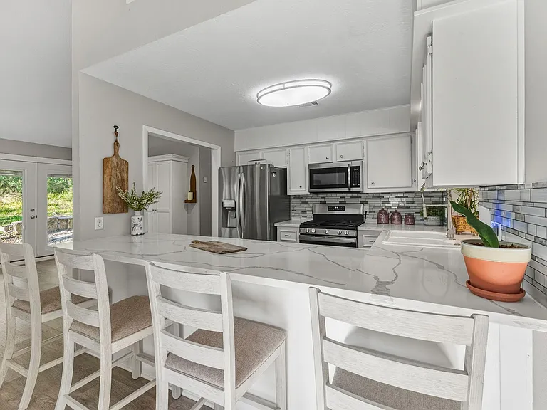 141 White Oak Cir — Photo 17