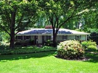 1541 Forest Villa Ln, Mc Lean, VA 22101