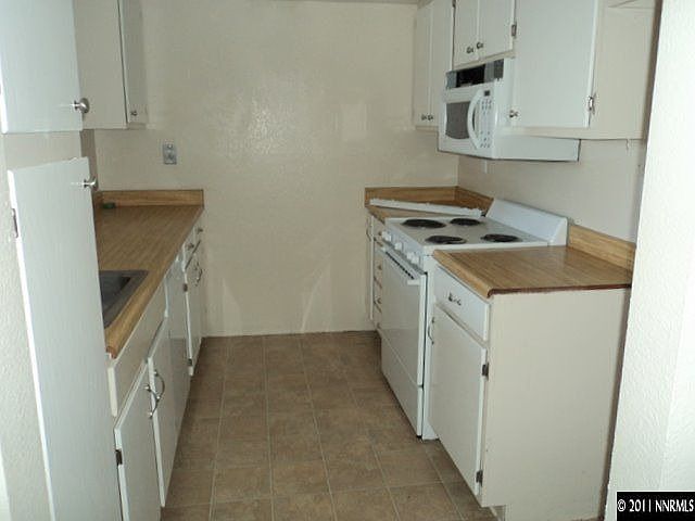 2nd image of 13834 Lear Blvd